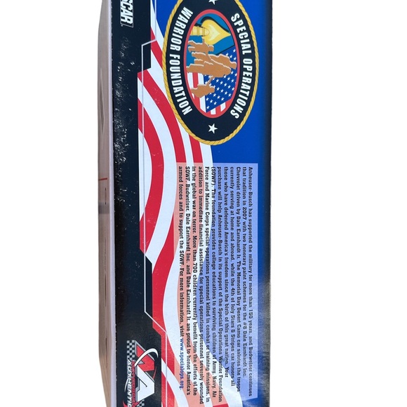 Dale Earnhardt Jr #8 Budweiser Stars & Stripes 2007 1:24 Scale CX878214JEJ - Picture 2 of 6